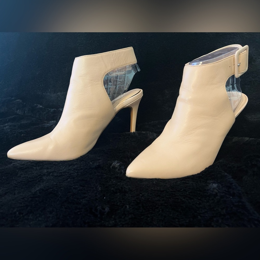 Gianni Bini size 8, 3.5” heels